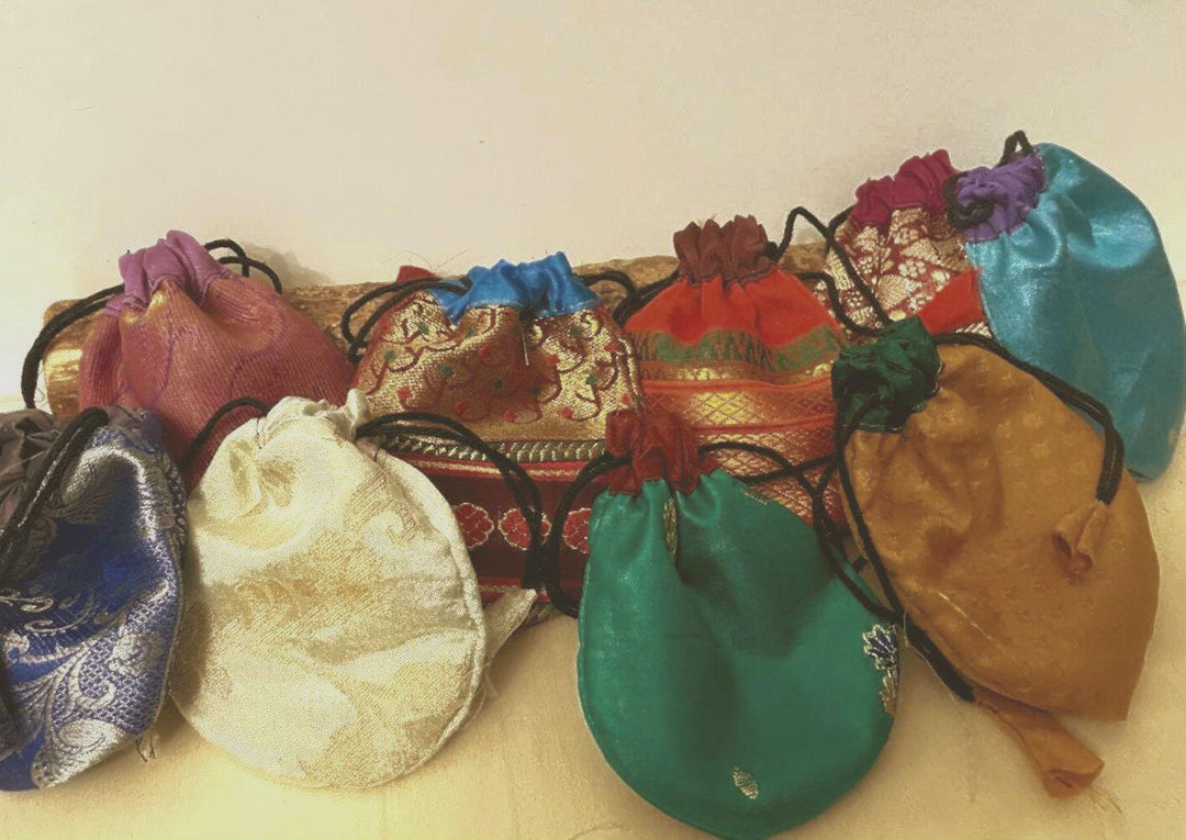Recycled Sari Pouch 7.5x12cm | Indian Silk Boho Jewelry Bag (Assorted Colors)