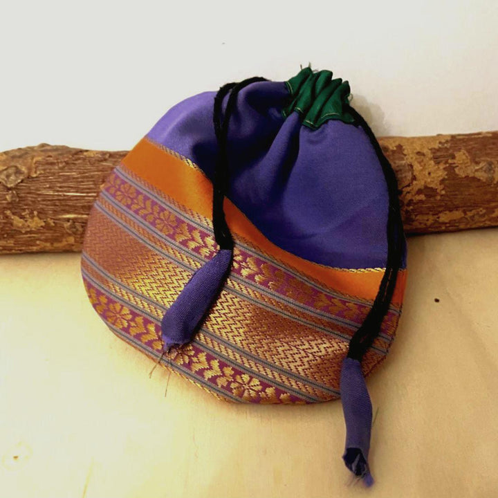 Recycled Sari Pouch 7.5x12cm | Indian Silk Boho Jewelry Bag (Assorted Colors)