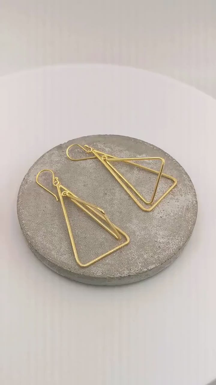Double Triangle Motion Earrings — 18k Gold Plated